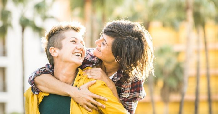 bisexualitate-orientarea-sexuala-mai-putin-cunoscuta.jpg