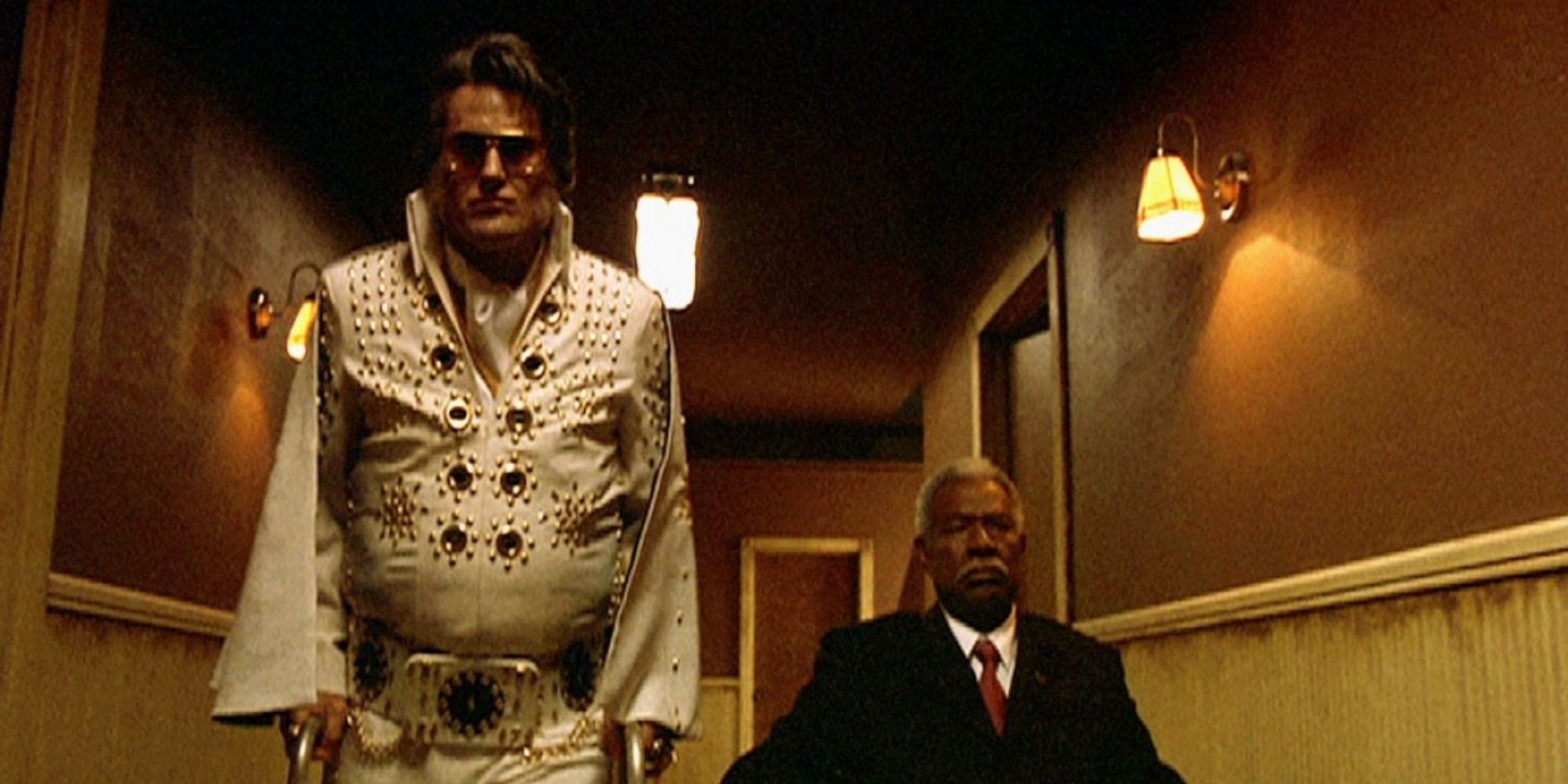 Bruce Campbell ca Elvis si Ossie Davis ca John F. Kennedy in Bubba Ho-tep (2002)